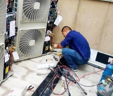 罗催大金中央空调维修技术团队全程把控k8凯发一触即发空调维修源头服务推荐(图2)